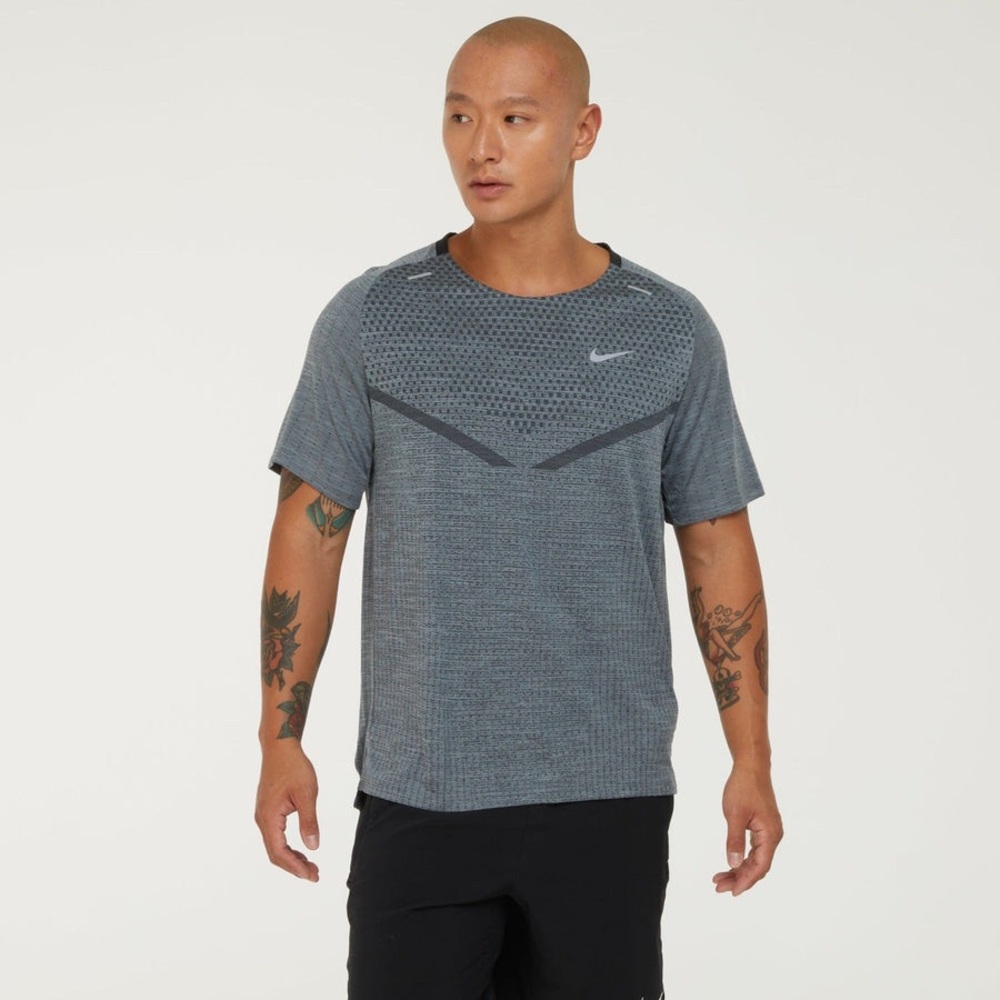 Nike men’s running dri-fit ultra performance r-shirt, grey, slim fit, size small